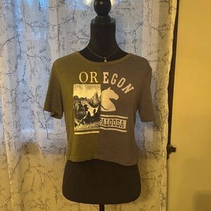Social Culture Oregon Split Tee in Size L